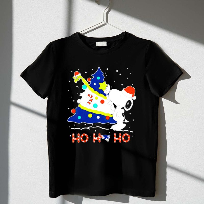 Snoopy Woodstock Decorating Christmas Tree New England Patriots Ho Ho Ho 1 T Shirt