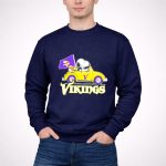 Snoopy Woodstock Driving Car with Vikings Flag Minnesota NFL 3 Sweatshirt