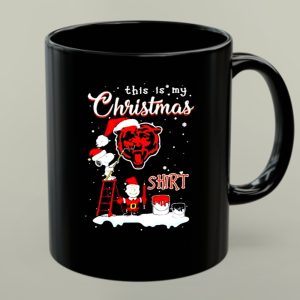 Snoopy and Charlie Brown Chicago Bears This Is My Christmas 1 mug.jpg