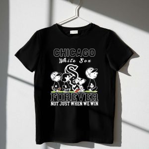 Snoopy and Charlie Brown Chicago White Sox baseball forever not just when we win 1 T Shirt.jpg