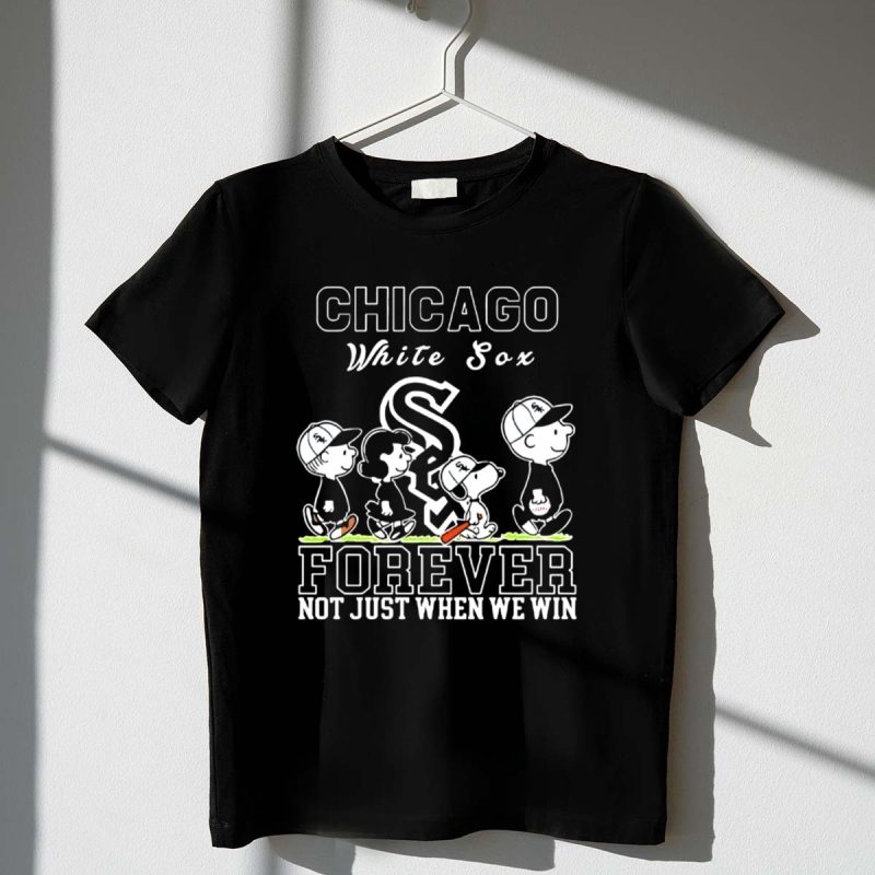 Snoopy And Charlie Brown Chicago White Sox Baseball Forever Not Just When We Win 1 T Shirt.jpg