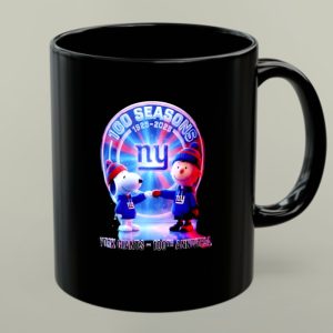 Snoopy and Charlie Brown New York Giants 100th anniversary 100 seasons 1 mug 1.jpg