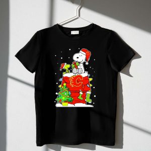 Snoopy and Woodstock Celebrating Christmas with Calgary Flames 1 T Shirt.jpg