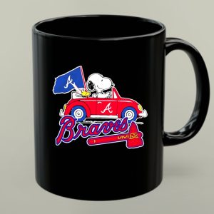 Snoopy and Woodstock driving car Atlanta Braves 1 mug.jpg