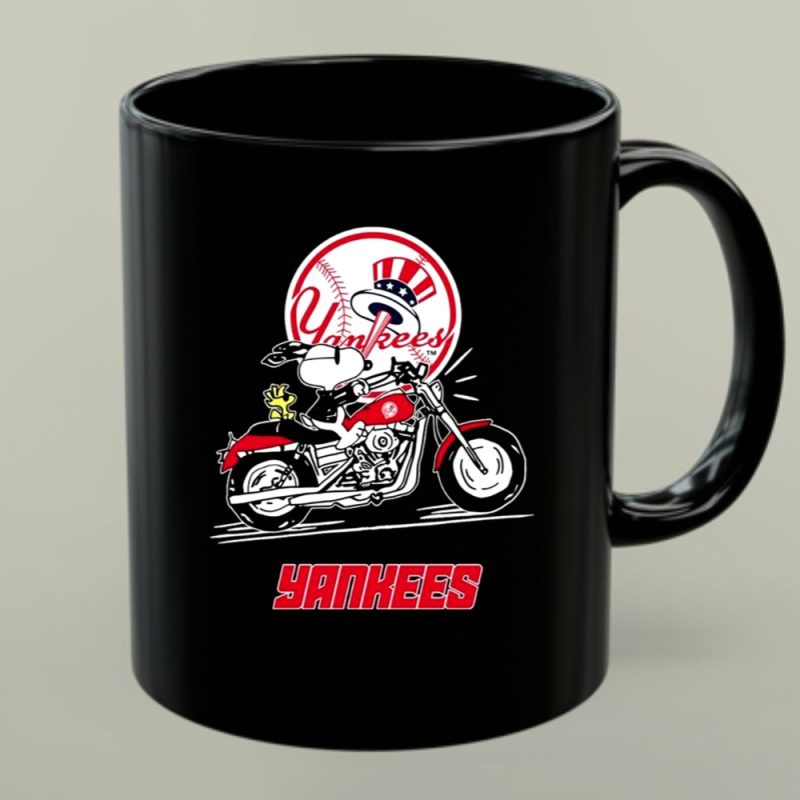 Snoopy And Woodstock Driving Motorbike New York Yankees 1 Mug.jpg