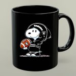 Snoopy wears Las Vegas Raiders Football 1 mug.jpg