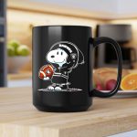 Snoopy wears Las Vegas Raiders Football 2 mug.jpg