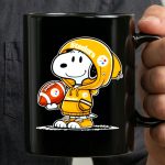 Snoopy wears Pittsburgh Steelers Football 3 mug.jpg