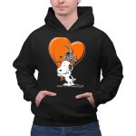 Snp CLEVELAND BROWNS Snoopy Hugging Heart Football Helmet 2 Hoodie