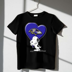 Snp V1 Baltimore Ravens Heart And Snoopy Hug 1 T Shirt