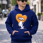 Snp V1 Denver Broncos Snoopy Hugging Heart 8 Hoodie