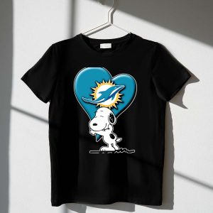 Snp V1 Snoopy Miami Dolphins Heart Hug 1 T Shirt