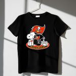 Tampa Bay Buccaneers Snoopy Helmet And Flag 1 T Shirt