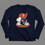 Tampa Bay Buccaneers Snoopy Helmet And Flag 6 Long Sleeves
