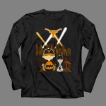 Texas Longhorns City Skyline Night Lights With Snoopy And Charlie Brown 4 Long Sleeves.jpg