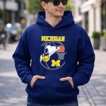 The Peanuts Snoopy Dunk Michigan Wolverines 8 Hoodie.jpg