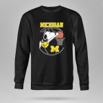 The Peanuts Snoopy Dunk Michigan Wolverines 9 Sweatshirt.jpg