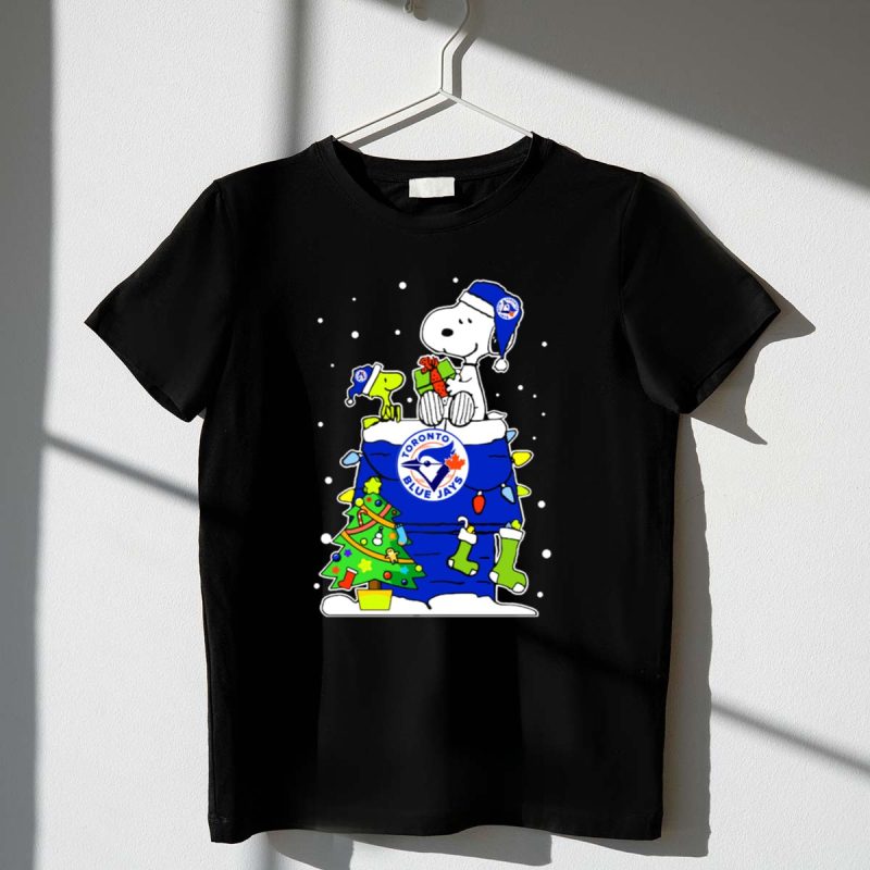 Toronto Blue Jays Snoopy Christmas Tree Gift Scene 1 T Shirt.jpg