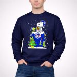 Toronto Blue Jays Snoopy Christmas Tree Gift Scene 3 Sweatshirt.jpg