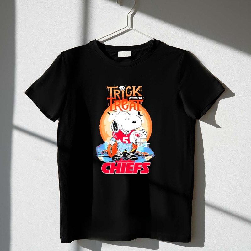 Trick Treat Snoopy Teams Kansas City Chiefs Halloween 1 T Shirt