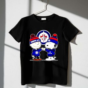 Winnipeg Jets Charlie Brown and Snoopy fist bump 1 T Shirt.jpg