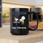 Yankees Snoopy Charlie Brown Happy Thanksgiving 2 mug.jpg